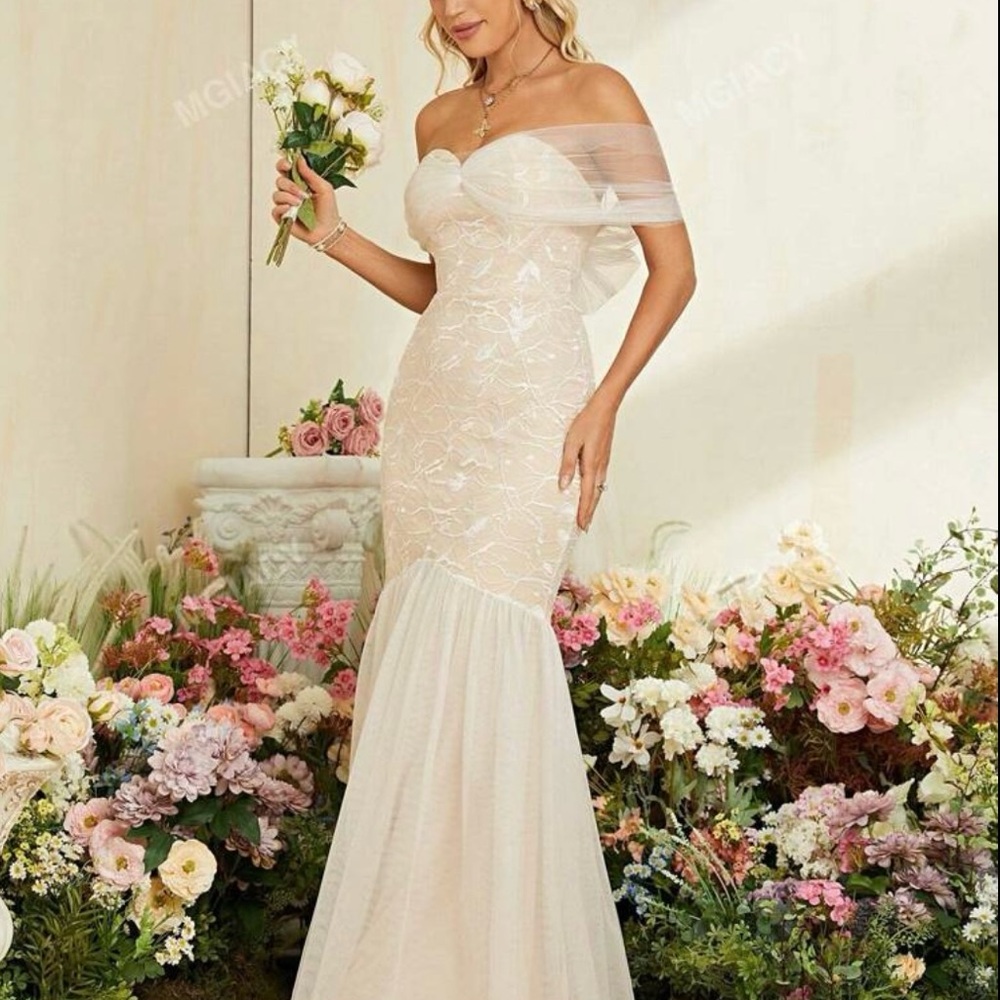 White Off-Shoulder Short Sleeve Wedding Gown